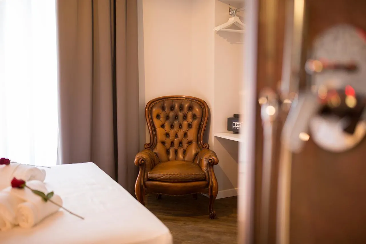 Ara Suite Rome 2*,  Italie